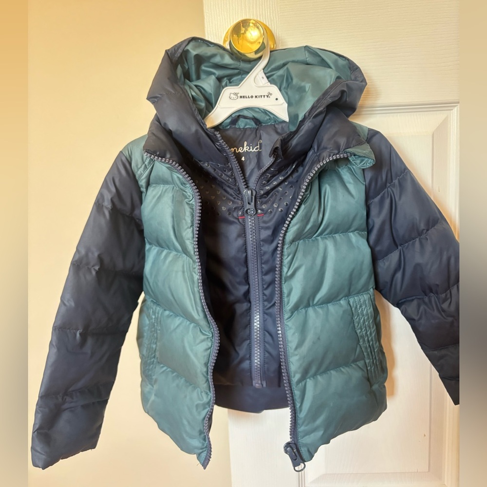 Road Coat- Down Sz 4- very gently worn. Teal and Navy. SAFE for CARSEAT